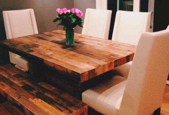 mesa elegante y pequeña para comedor